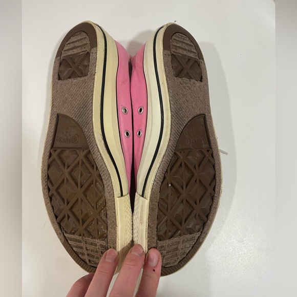 Pink Converse. Men size 7. Women size 9. - Picture 4 of 5